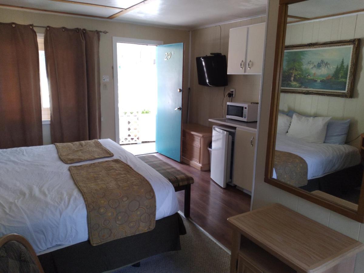 Appletree Inn เรเดียมฮอตสปริงส์ ภายนอก รูปภาพ