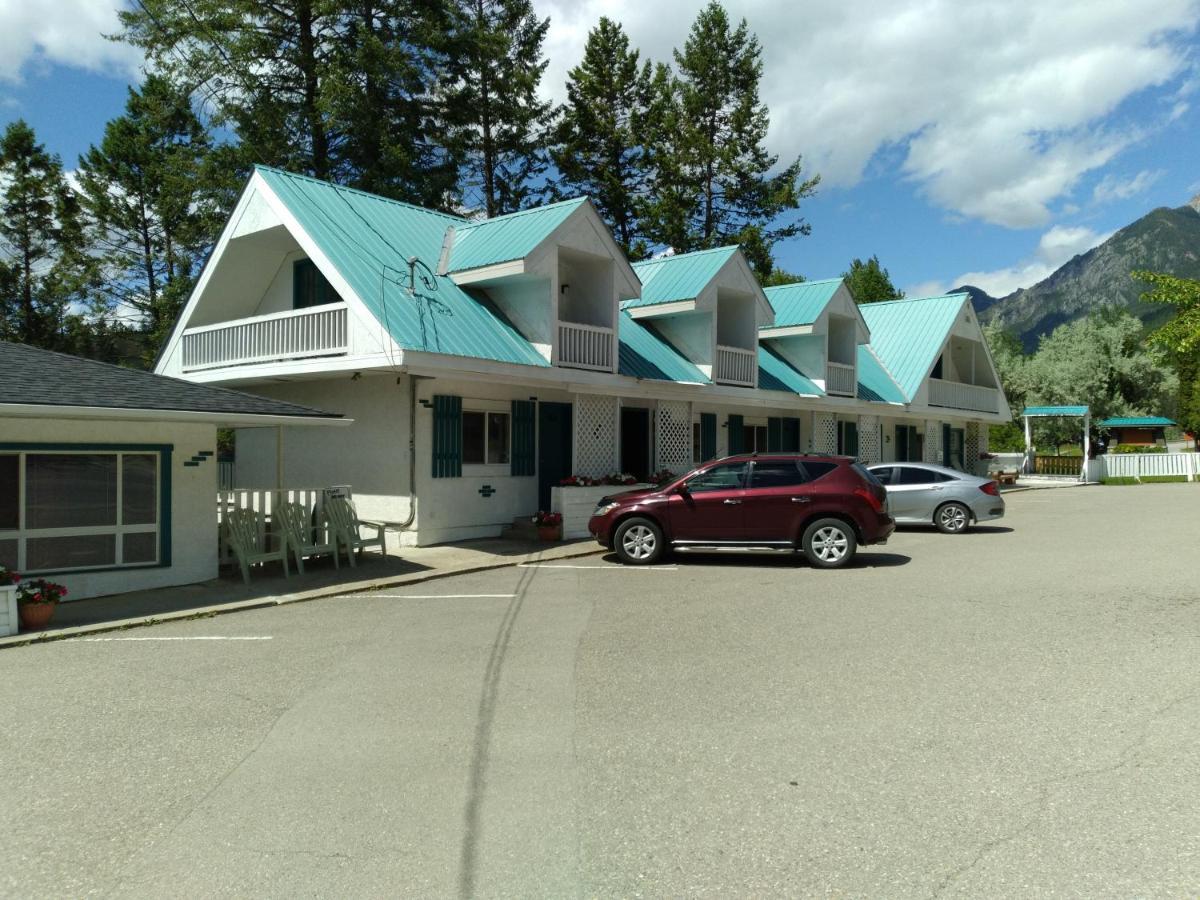 Appletree Inn เรเดียมฮอตสปริงส์ ภายนอก รูปภาพ