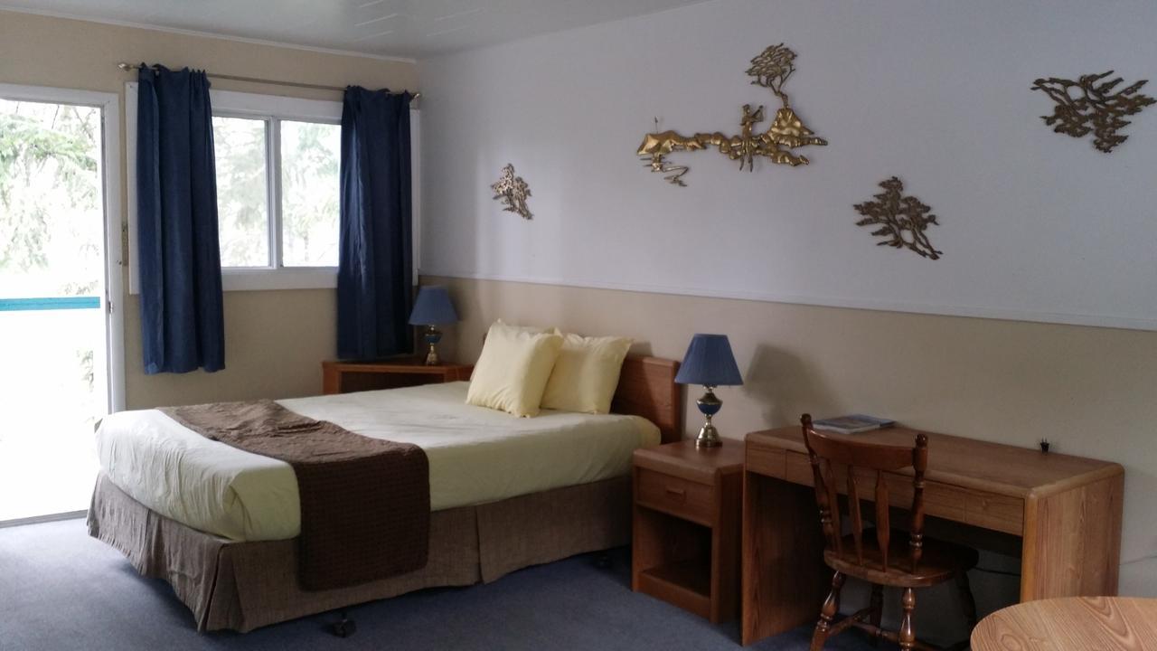 Appletree Inn เรเดียมฮอตสปริงส์ ภายนอก รูปภาพ