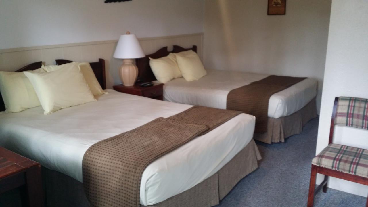 Appletree Inn เรเดียมฮอตสปริงส์ ภายนอก รูปภาพ