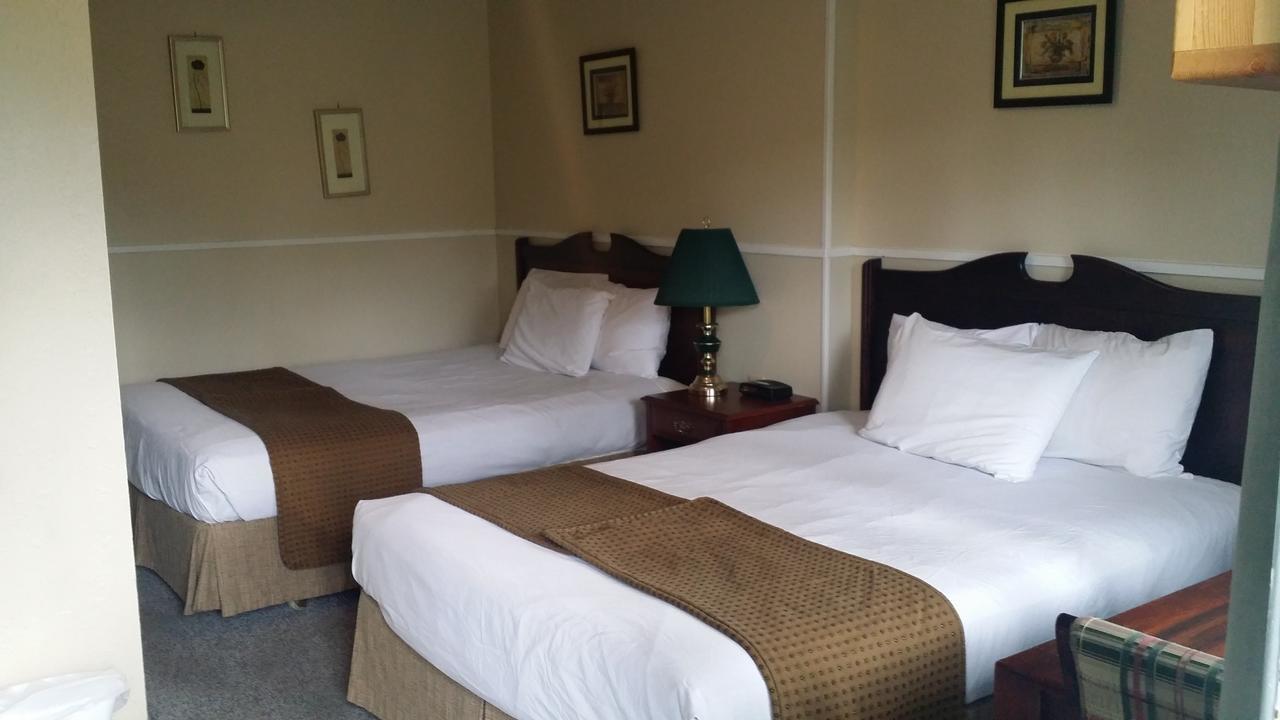 Appletree Inn เรเดียมฮอตสปริงส์ ภายนอก รูปภาพ